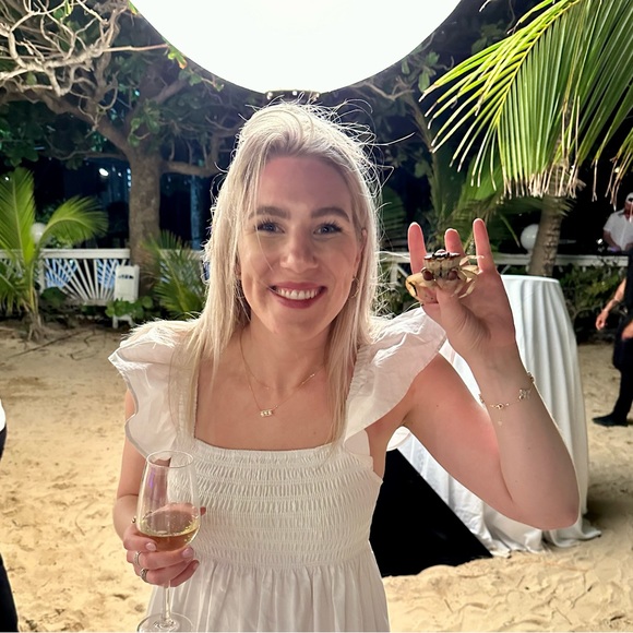 HELLO! 🤠 - Picture 3 of 3